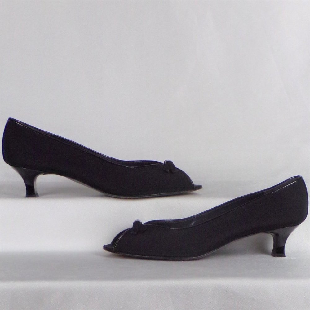 Stuart Weitzman Size 8m Black Low-Heel Open-Toe P… - image 3